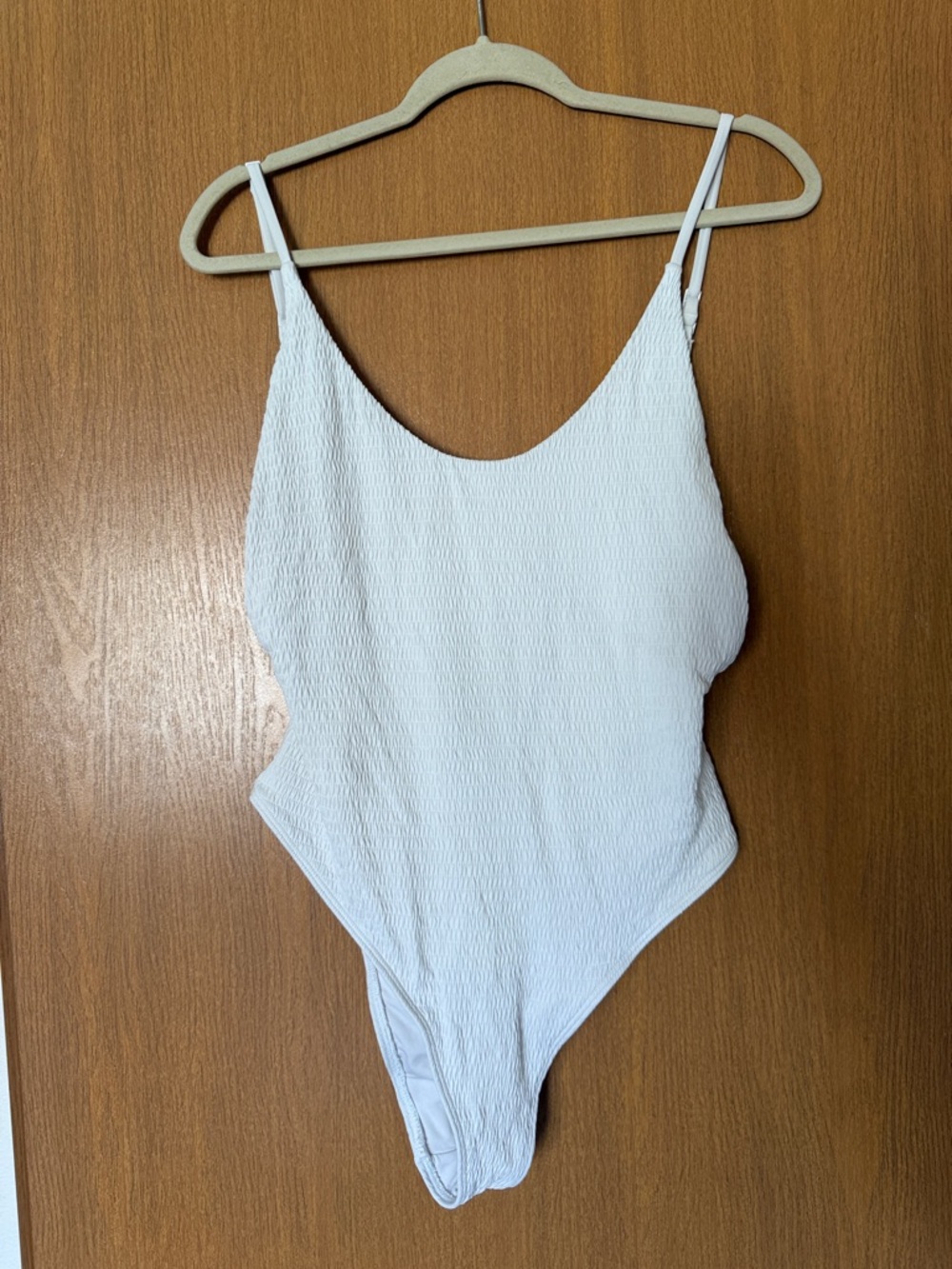 Aerie White Textured One‑Piece Swimsuit – Size Large (Minor Flaws)